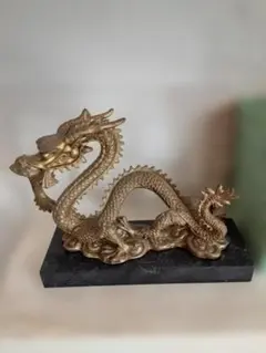 翡翠のドラゴンの置物 金運アップ 翡翠のドラゴンの置物 金運アップ - メルカリ