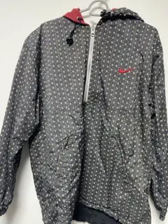 Nike ナイロンジャケット 黒/赤 パターン