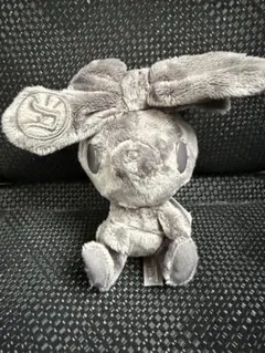 チャックスGP 汎用うさぎ ぬいぐるみマスコット ベージュカラー 黒