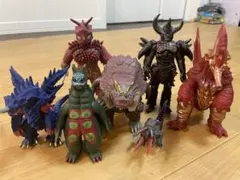 ウルトラ 怪獣 フィギュア 12体セット - メルカリ
