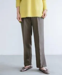 スソスリットテーパードパンツ
