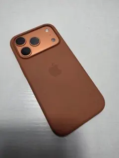 MagSafe対応iPhone 17 Proシリコーンケース - テラコッタ