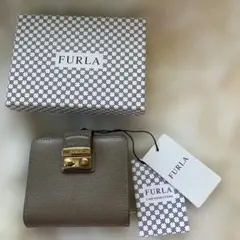 極美品　フルラ　FURLA　二つ折り財布　レザー　コンパクト　アーチロゴ 極美品 フルラ FURLA 二つ折り財布 レザー コンパクト アーチロゴ