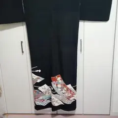 黒留袖 五つ紋　菊 菖蒲 楓 比翼仕立て