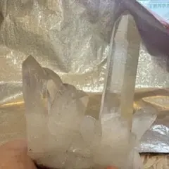 複数結晶の立体感 水晶クラスター 78g 台座+ミネラルタック付 - メルカリ