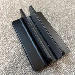 ノートパソコン スタンド 縦置きホルダー幅調節可能 アルミ合金素材 OBENRI