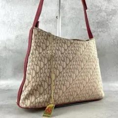 未使用級 ピンキーアンドダイアン ワンショルダーバッグ シグネチャー 肩掛け