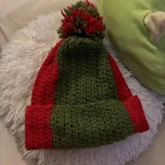 ハンドメイド ニット帽 ポンポン付き レッド×グリーンのサムネイル