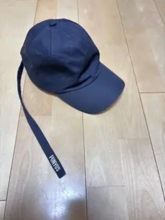PUNYUS 　ロングストラップ キャップ ブラック　黒のサムネイル