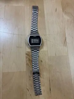 CASIO B640W デジタル腕時計　チプカシのサムネイル