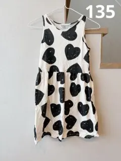 新品　H&M ブラックハート柄 ノースリーブワンピース 135