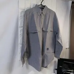 ネイビーとホワイトのチェック柄長袖シャツ