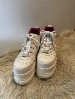 YOSUKE yosuke ホワイトスタッズ厚底スニーカー