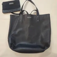 BURBERRY ブラックレザー トートバッグのサムネイル