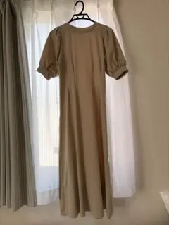 AZUL by moussy ベージュ パフスリーブ ロングワンピース