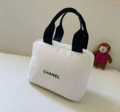 CHANEL ノベルティ ミニポーチ