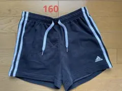 adidas 黒 ストライプ ショートパンツ