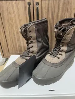 adidas yeezy950のサムネイル