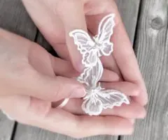 신부 촬영에도 좋은 화이트 레이스 버터플라이 이어링 ♡