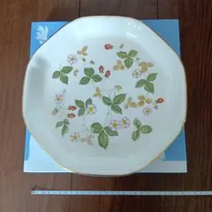 WEDGWOOD ストロベリー 八角形皿 約25cm