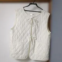 アイボリー キルティングベスト