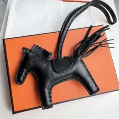 新品・未使用】HERMES ロデオ PM チャーム 黒/シエヌ/ゴールド - メルカリ