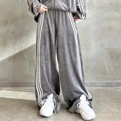 adidas ベルベット ルーズ トラックパンツ ベロア