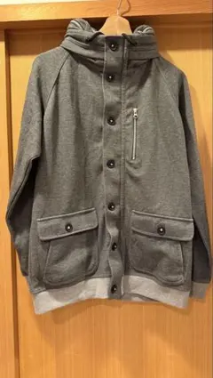 BEAMS HEARTジャンパー、グレー、フード付き