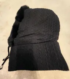 もこもこ黒いファー付きニット帽・ビーニー