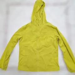 ユニクロ　ポケッタブルパーカー 150