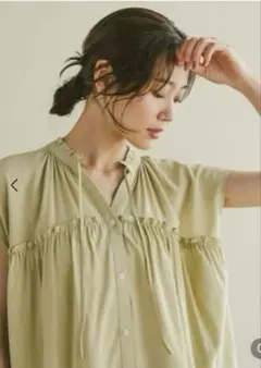 さらさらリラックスネックフリル新品タグ付き