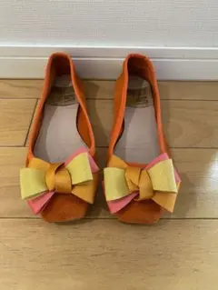オレンジ リボン付き フラットシューズ 23cm