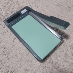 ペーパーカッター 裁断機