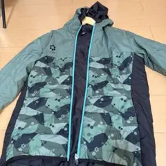 sfida サッカー　フード付き ピステ ウィンドブレーカー