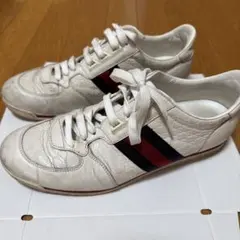 GUCCI ホワイトスニーカー（2/28までの出品）