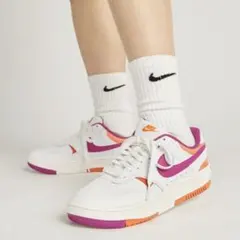 ナイキ ウィメンズ ガンマ フォース スニーカー 24.5 cm