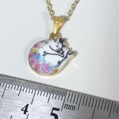 ピンク花柄 陽だまりお昼寝 白猫ちゃん 14kgfネックレス