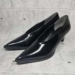 【訳あり美品】アダムエロペ フォルムヒール ポインテッドパンプス 甲深パンプスのサムネイル