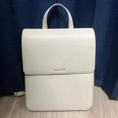 CHARLES & KEITH バックパック ホワイトのサムネイル