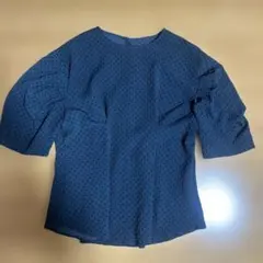 ドット柄ブラウス