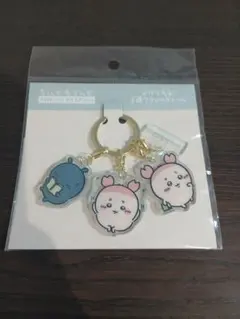 ちいかわ　3連アクリルチャーム　古本屋　カニちゃん