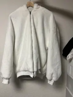 AZUL BY MOUSSY フード付きボアジャケット ホワイト