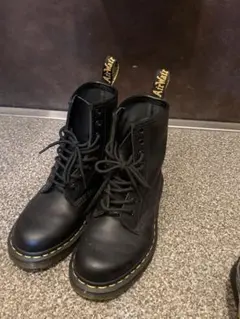 Dr. Martens 10072 8ホール ブーツ ブラック - メルカリ