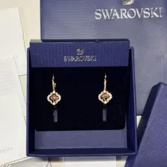 新品 Swarovski フラワーモチーフ ダンシング ピアス