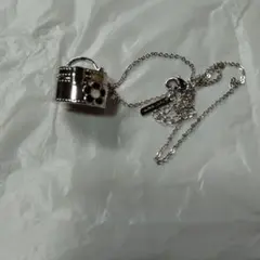 マリークワント ロック型ペンダント ネックレスお値下げ 5200円〜4700円