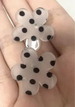 ピアス　花　フラワー　ドット柄　大きめ