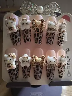 ハローキティ ヒョウ柄 ネイルチップSサイズ選んできます