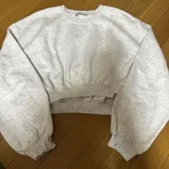 クロップドトレーナー