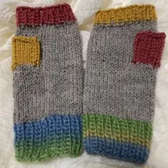 ウール100%！手編みハンドウォーマー ベージュ×グラデ レッド×イエロー