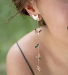 バタフライ　蝶々　チョウ　ロングピアス　シルバー